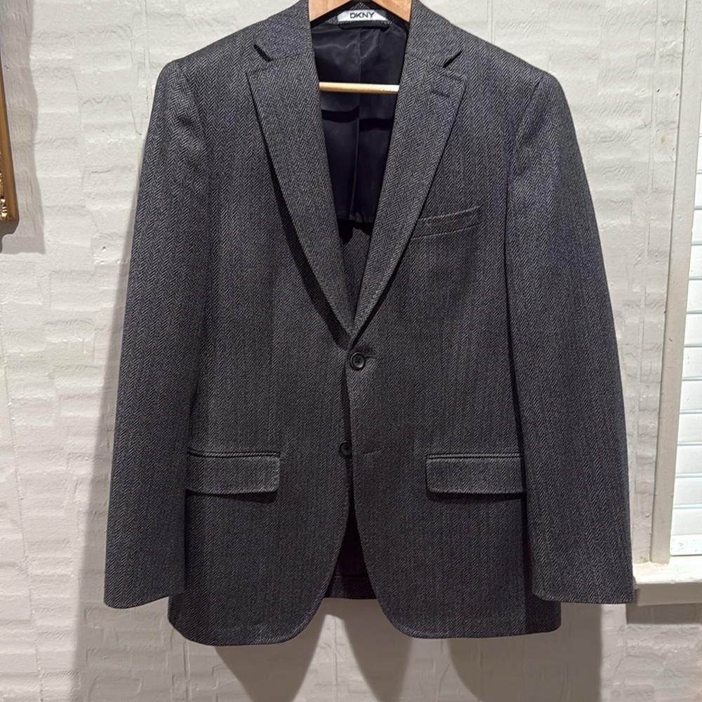 DKNY Charcoal Herringbone Sport coat 38/48 R